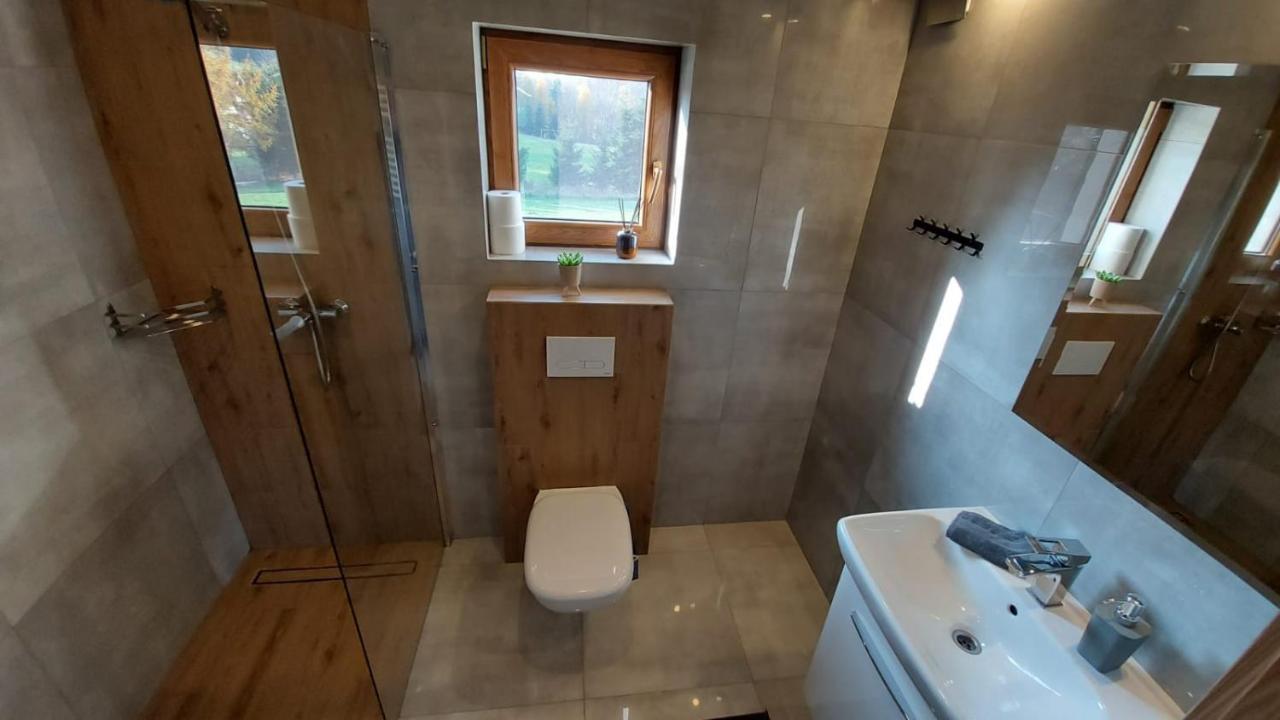 Domek Z Kominkiem Nad Jeziorem Z Jacuzzi Ogrodowym Sumowo  Luaran gambar
